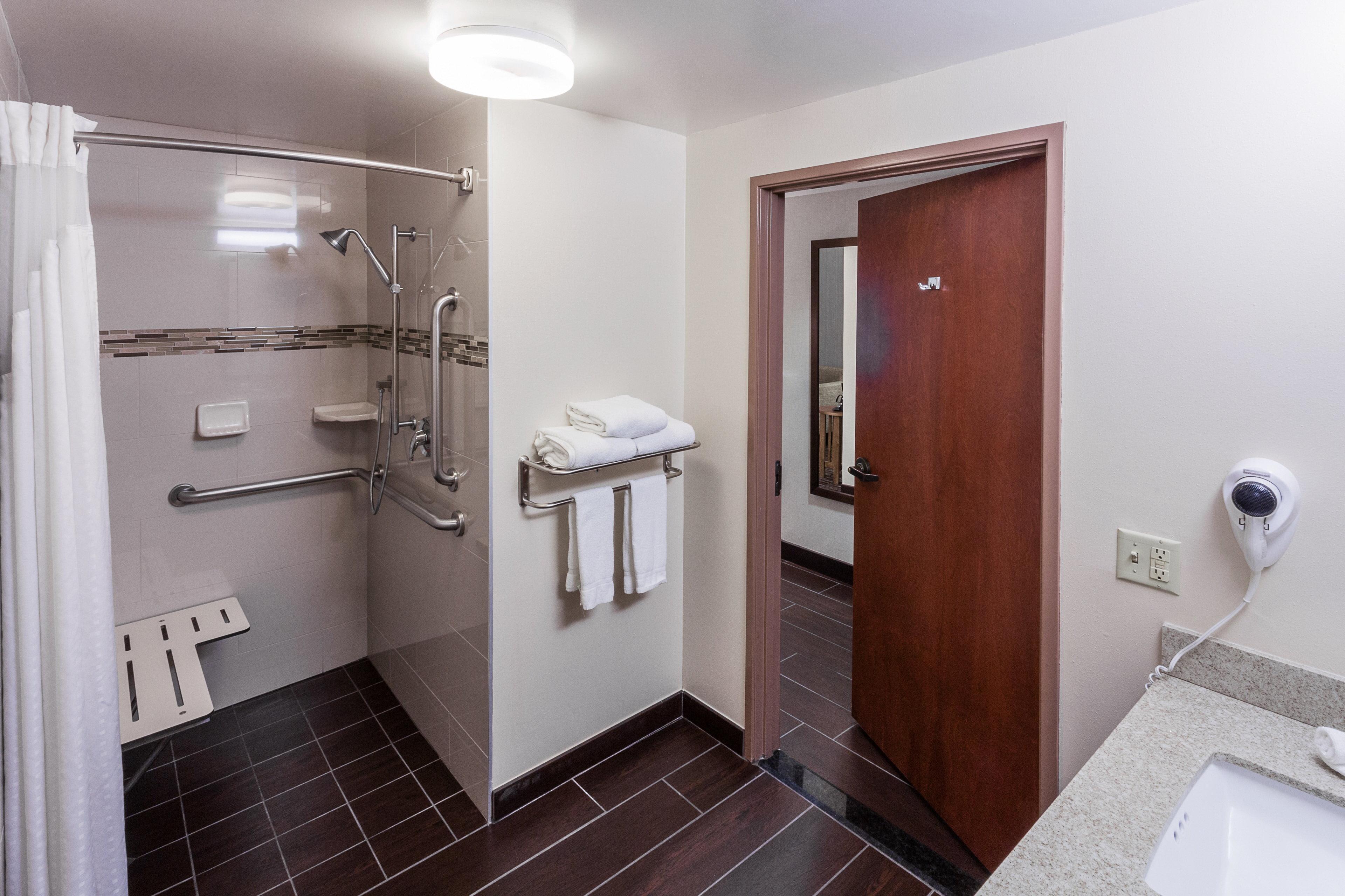 Holiday Inn Express & Suites Carpinteria By Ihg Exterior photo